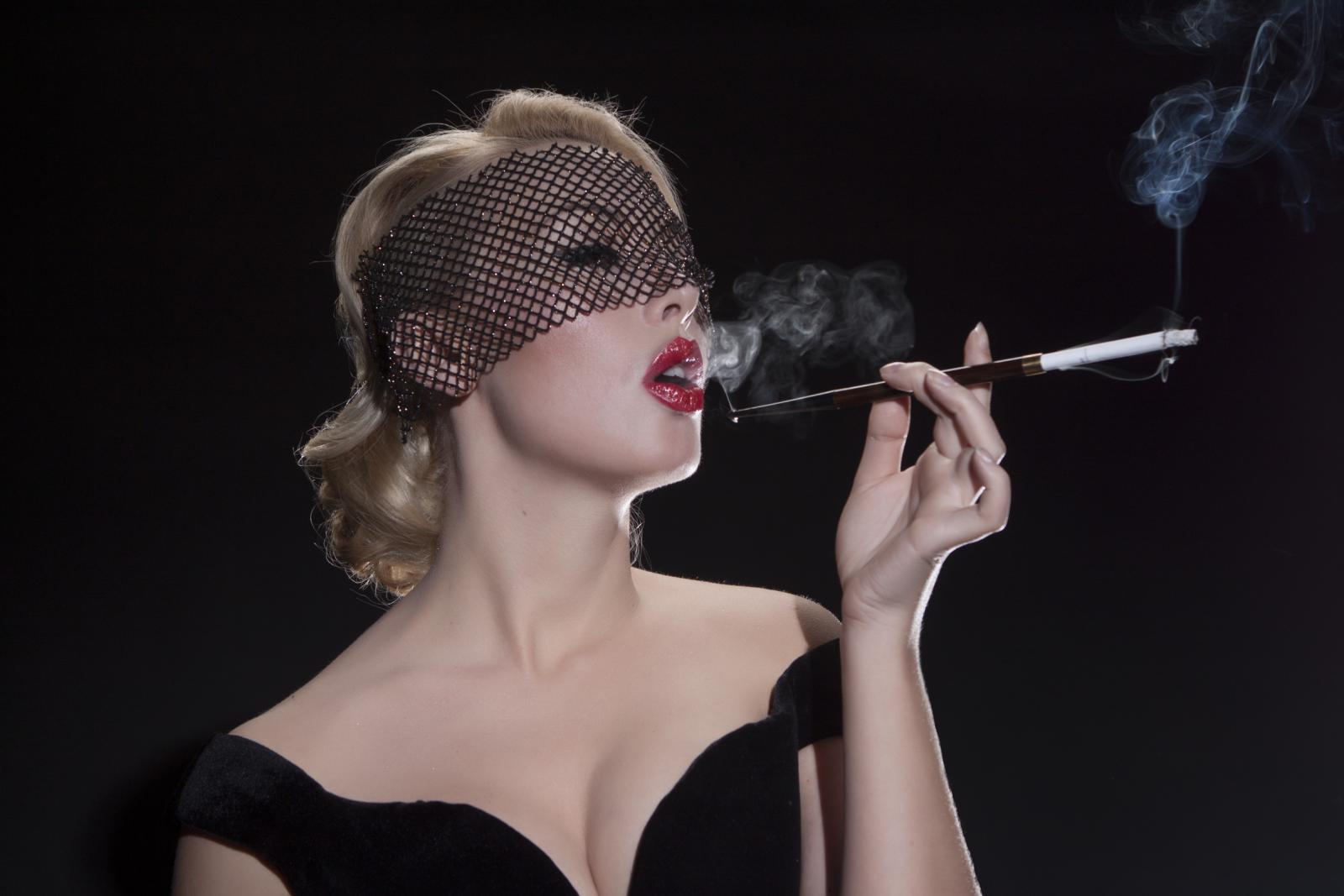 Smoking glamour